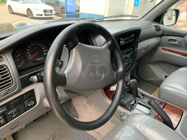 Toyota Land Cruiser J100, 5 мест, 1999 г.