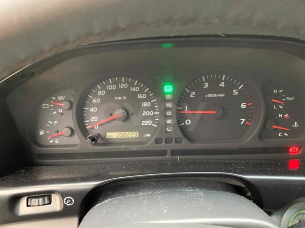 Toyota Land Cruiser J100, 5 мест, 1999 г.