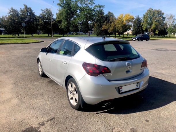 Opel Astra J, 2010 г.