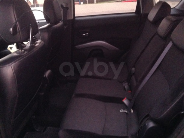 Mitsubishi Outlander XL · Рестайлинг, 2010 г.