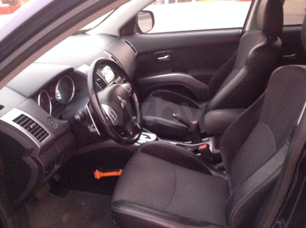 Mitsubishi Outlander XL · Рестайлинг, 2010 г.