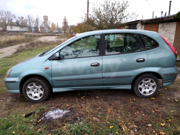 Nissan Almera Tino, 2001 г.