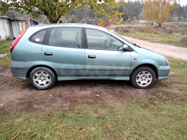 Nissan Almera Tino, 2001 г.