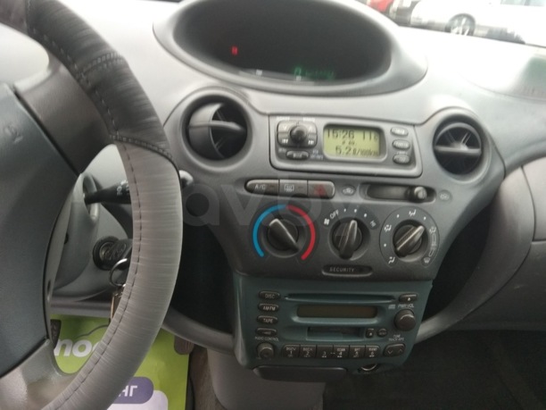 Toyota Yaris I (P1), 2001 г.
