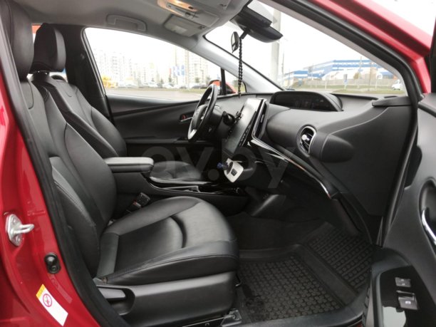 Toyota Prius Prime, 2016 г.