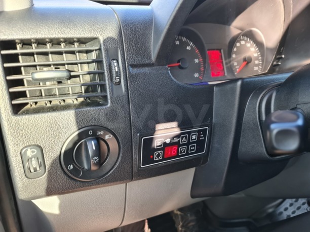 Volkswagen Crafter 2.5 TDI 8+1, 2007 г.