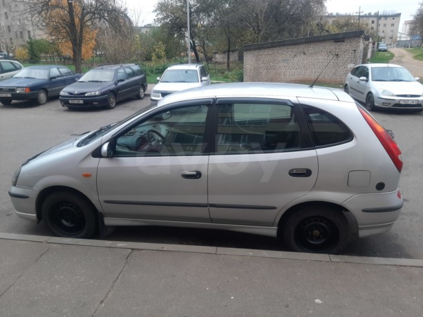 Nissan Almera Tino, 2001 г.