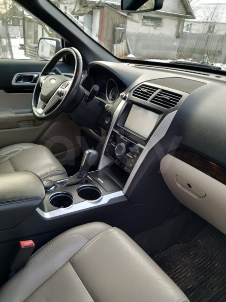 Ford Explorer V, 7 мест, 2012 г.