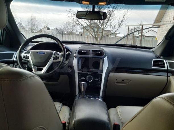Ford Explorer V, 7 мест, 2012 г.