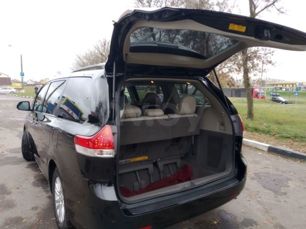 Toyota Sienna III (XL30), 2010 г.