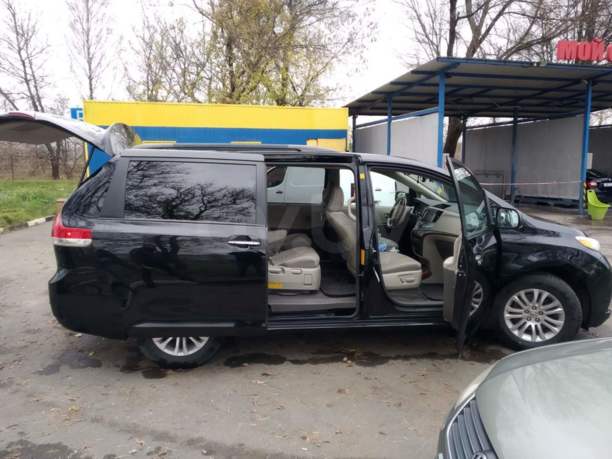 Toyota Sienna III (XL30), 2010 г.