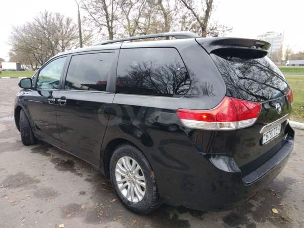 Toyota Sienna III (XL30), 2010 г.