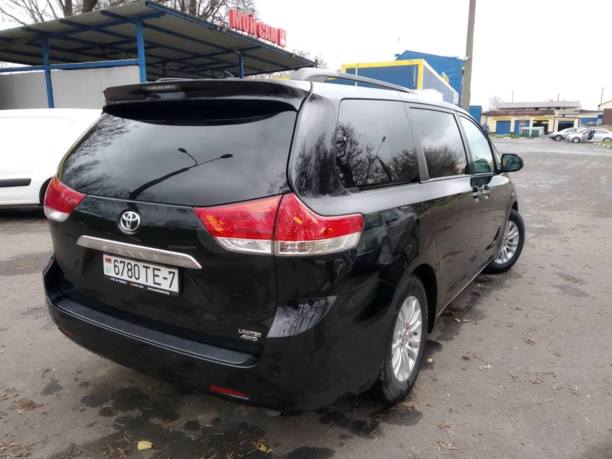 Toyota Sienna III (XL30), 2010 г.