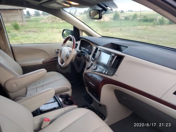 Toyota Sienna III (XL30), 2010 г.