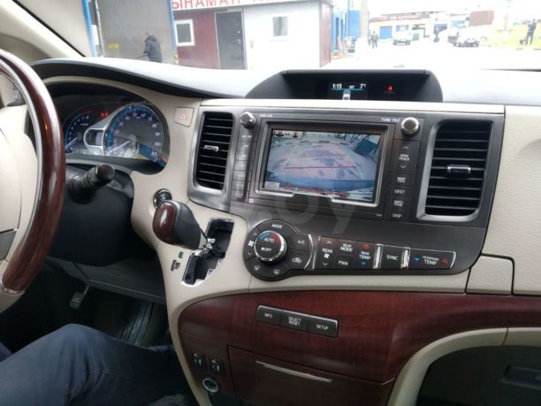 Toyota Sienna III (XL30), 2010 г.