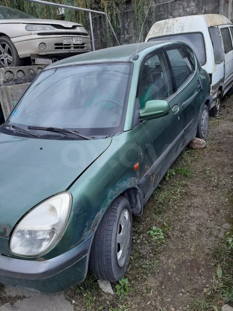 Daihatsu Sirion I, 1998 г.