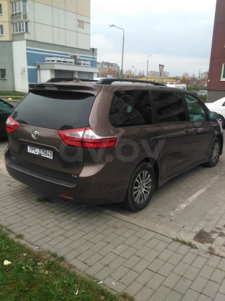 Toyota Sienna III (XL30), 7 мест, 2018 г.