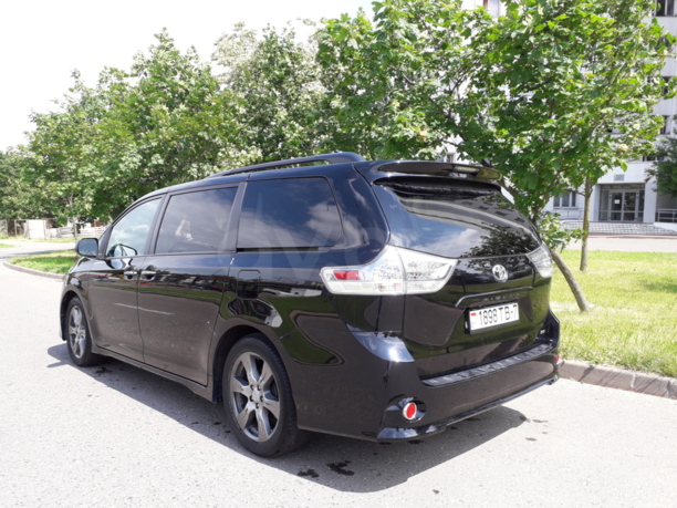 Toyota Sienna III (XL30), 7 мест, 2017 г.