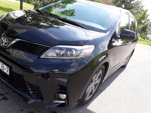 Toyota Sienna III (XL30), 7 мест, 2017 г.