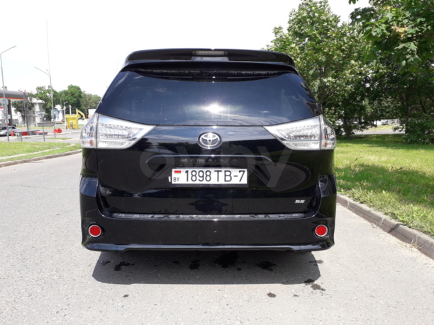 Toyota Sienna III (XL30), 7 мест, 2017 г.