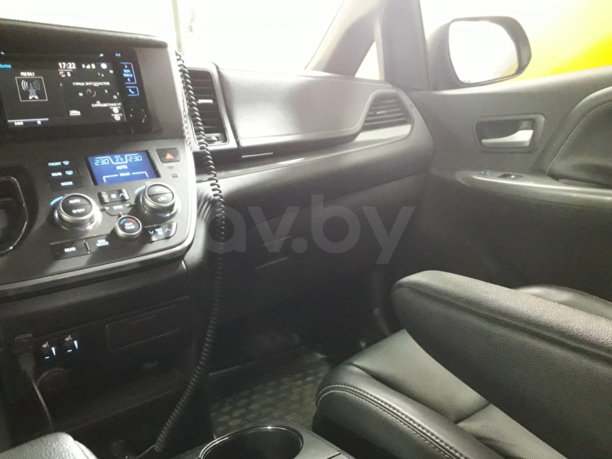 Toyota Sienna III (XL30), 7 мест, 2017 г.