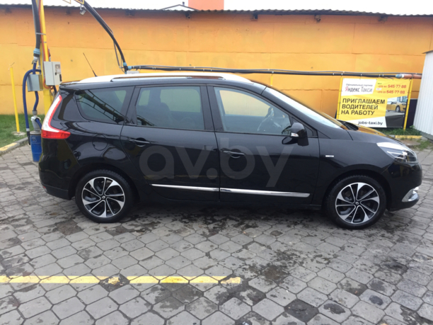 Renault Grand Scenic III · 2-й рестайлинг, 7 мест, 2015 г.