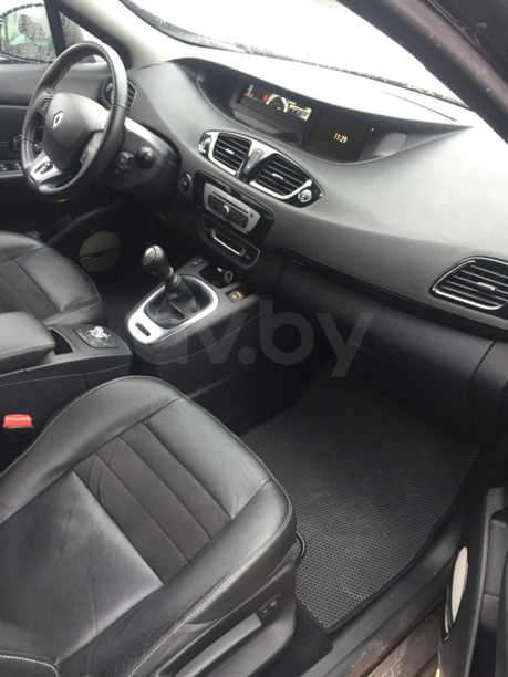 Renault Grand Scenic III · 2-й рестайлинг, 7 мест, 2015 г.