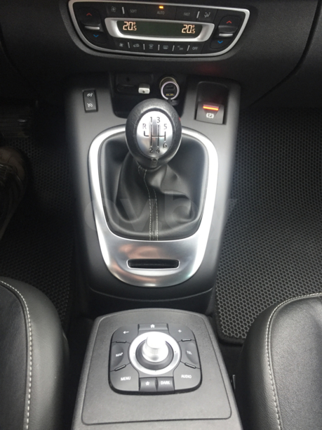 Renault Grand Scenic III · 2-й рестайлинг, 7 мест, 2015 г.