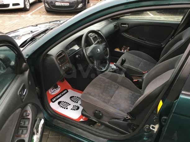 Toyota Avensis I (T220) · Рестайлинг, 2001 г.