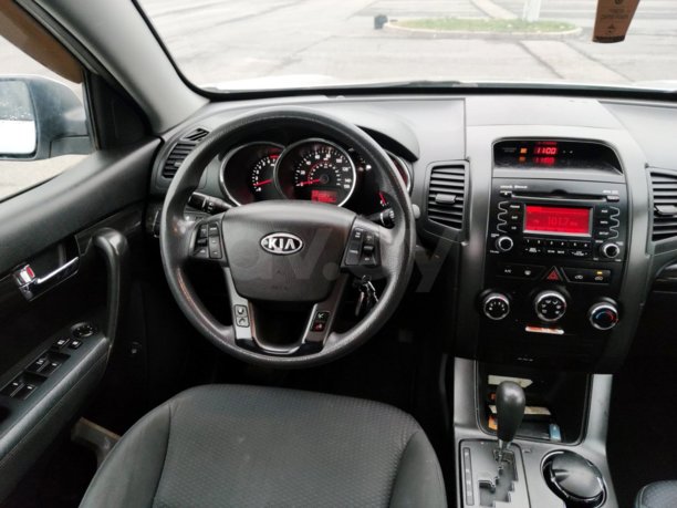 Kia Sorento II, 5 мест, 2011 г.
