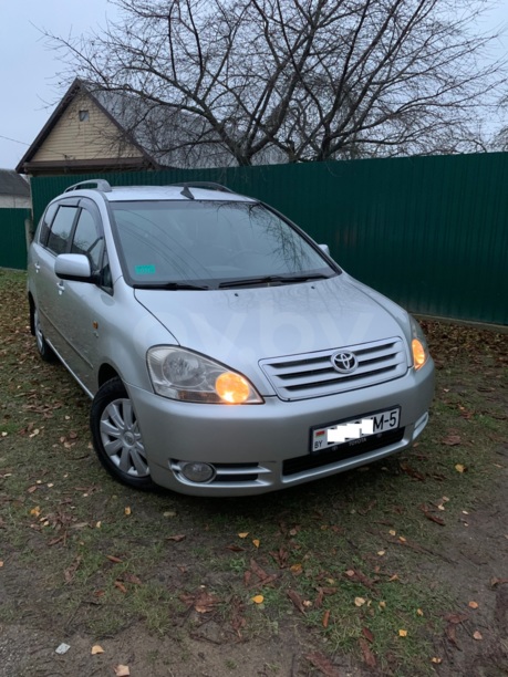 Toyota Avensis Verso I, 7 мест, 2002 г.