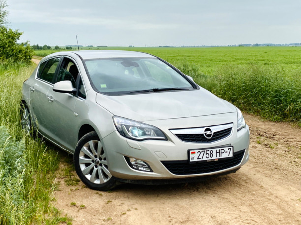 Opel Astra J, 2010 г.