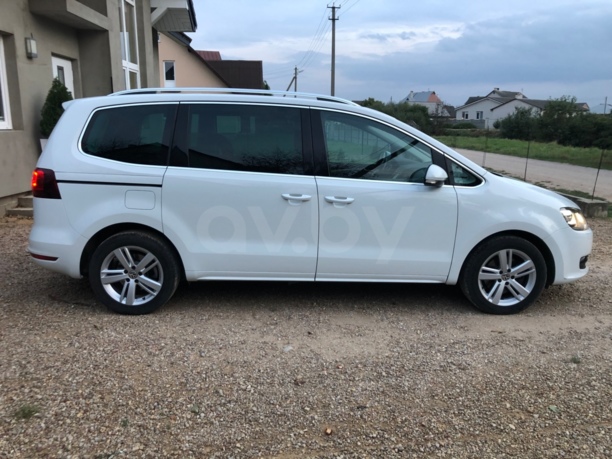 Volkswagen Sharan II · Рестайлинг, 5 мест, 2015 г.