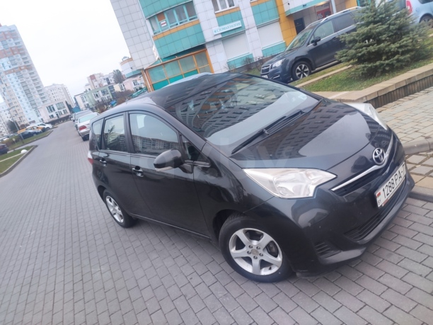 Toyota Verso-S, 2011 г.