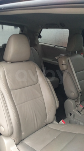 Toyota Sienna III (XL30), 7 мест, 2018 г.