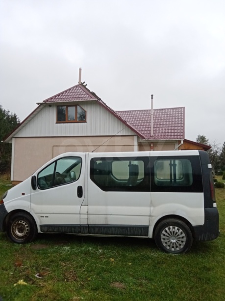 Renault Trafic пасс., белый цвет, 2002 г.
