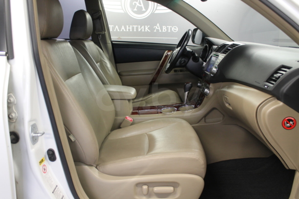 Toyota Highlander II (XU40) · Рестайлинг, 2011 г.
