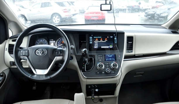 Toyota Sienna III (XL30), 7 мест, 2017 г.
