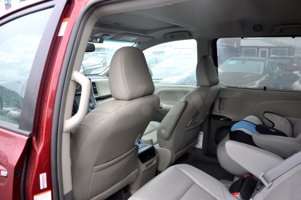 Toyota Sienna III (XL30), 7 мест, 2017 г.