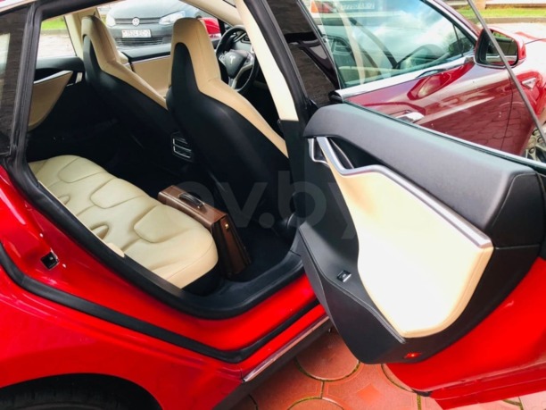 Tesla Model S I, 2013 г.