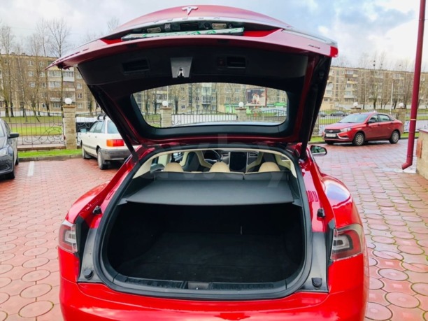 Tesla Model S I, 2013 г.