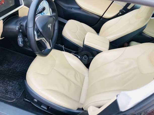 Tesla Model S I, 2013 г.
