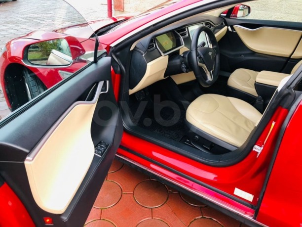 Tesla Model S I, 2013 г.