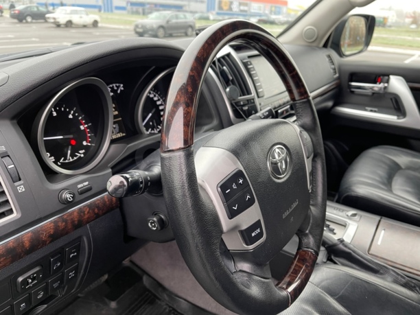 Toyota Land Cruiser J200 · Рестайлинг, 2013 г.