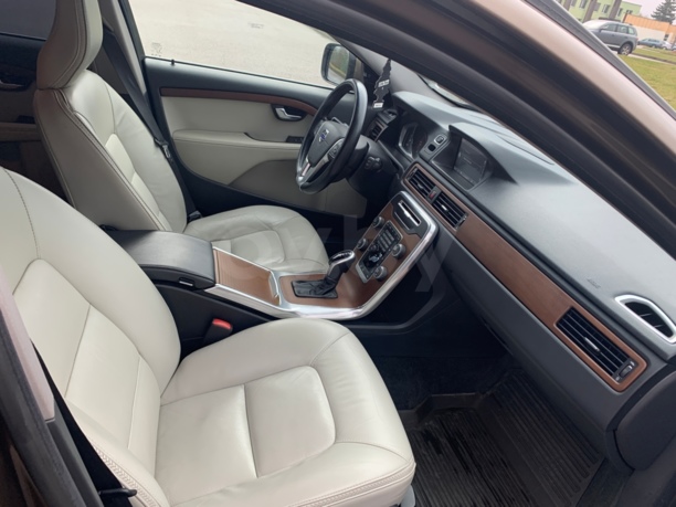 Volvo XC70 III · Рестайлинг, 2014 г.