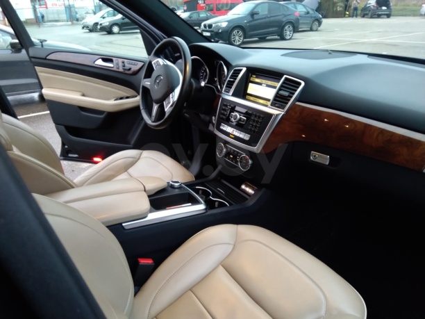 Mercedes-Benz M-Класс W166, 5 мест, 2012 г.