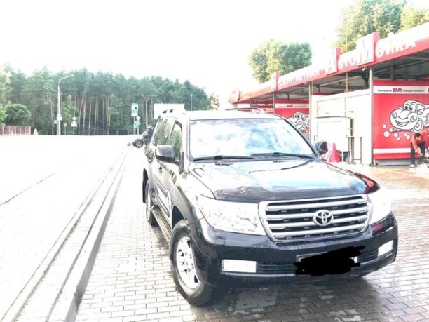 Toyota Land Cruiser J200, 7 мест, 2008 г.