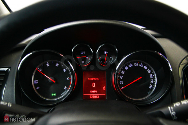 Opel Astra J, 2011 г.