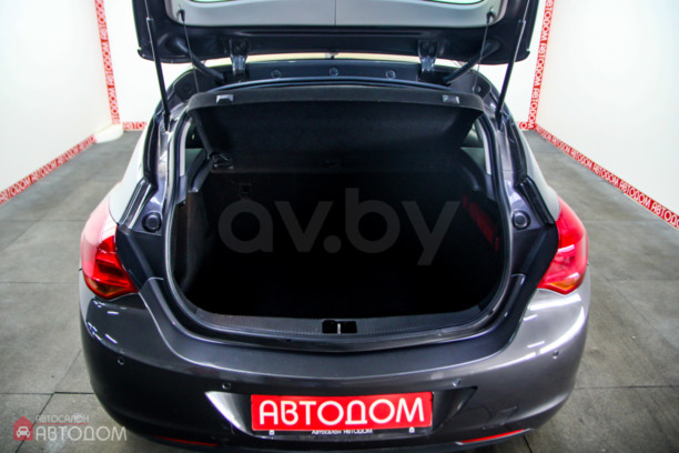 Opel Astra J, 2011 г.