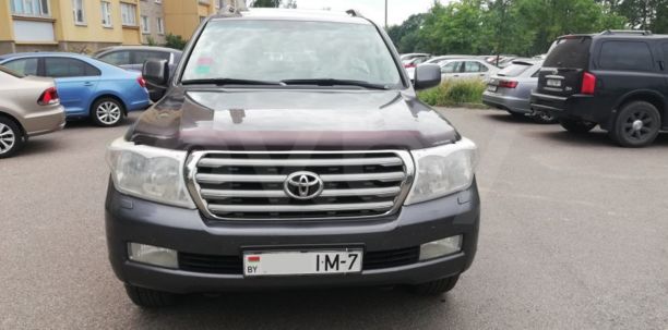 Toyota Land Cruiser J200, 7 мест, 2008 г.